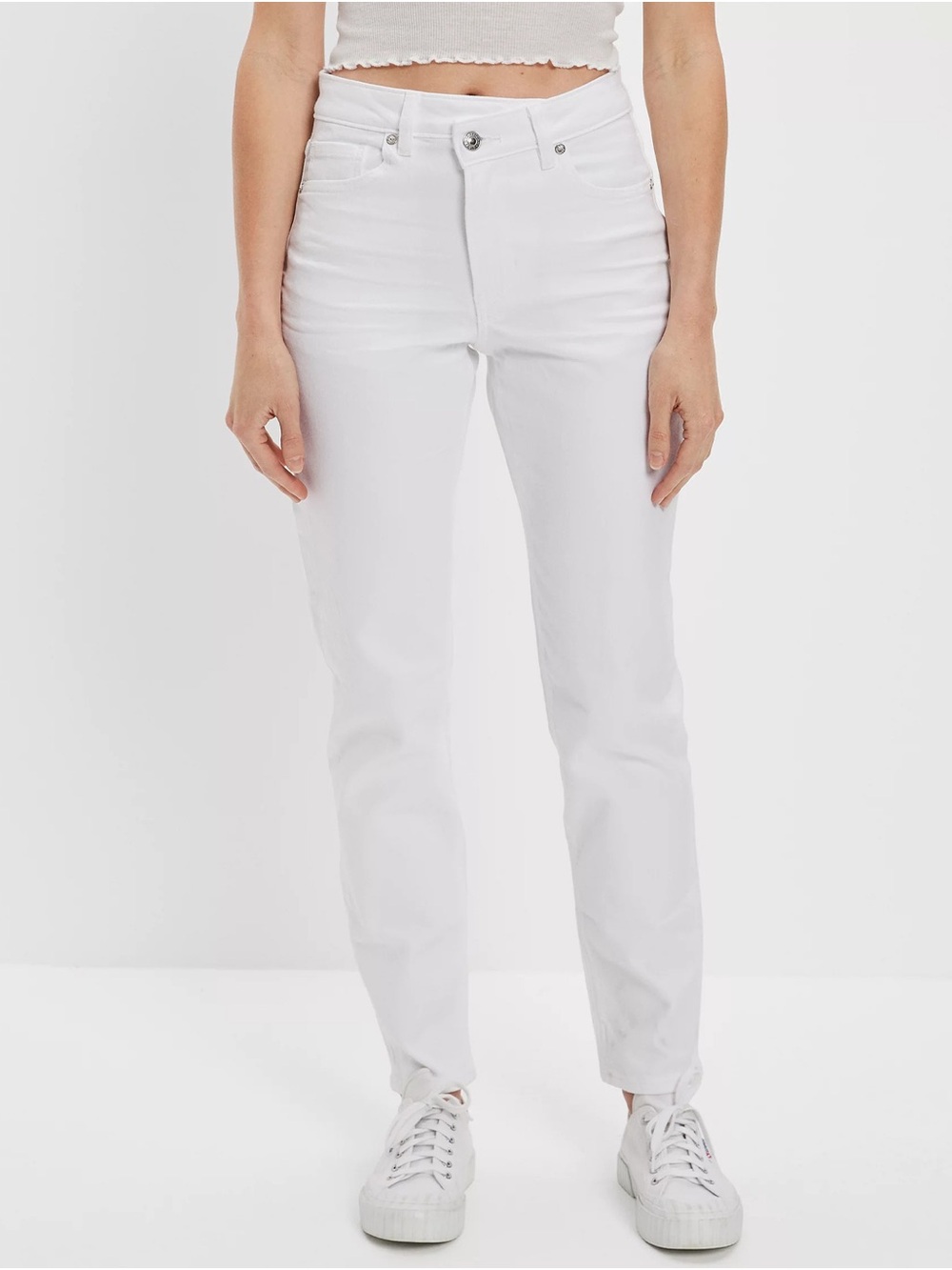 American Eagle High-Rise Stretch Mom Jeans
